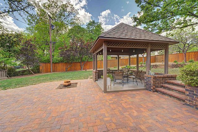 430 Beechwood Rd, Salina, KS 67401