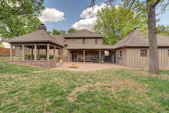 430 Beechwood Rd, Salina, KS 67401