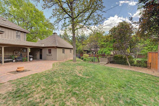 430 Beechwood Rd, Salina, KS 67401