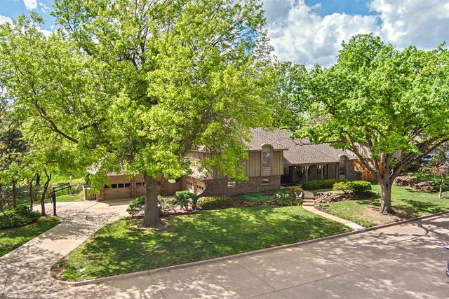 430 Beechwood Rd, Salina, KS 67401