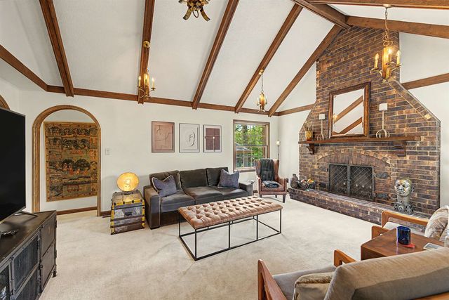 430 Beechwood Rd, Salina, KS 67401