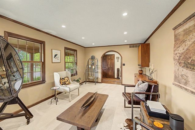 430 Beechwood Rd, Salina, KS 67401