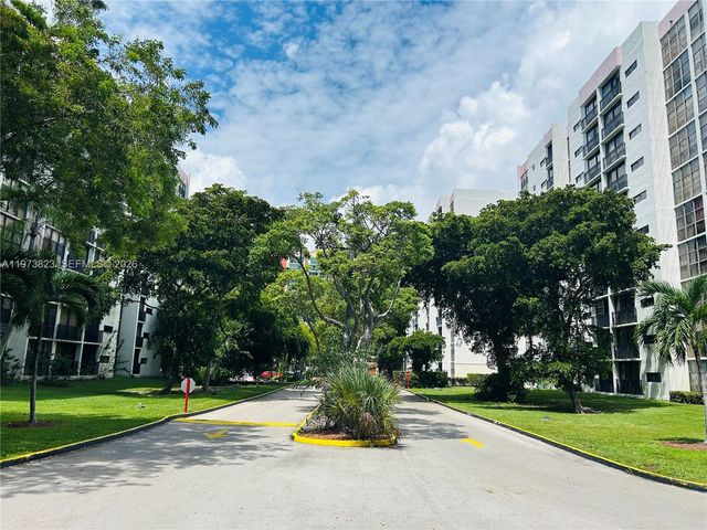 17021 N Bay Rd 427, Sunny Isles Beach, FL 33160