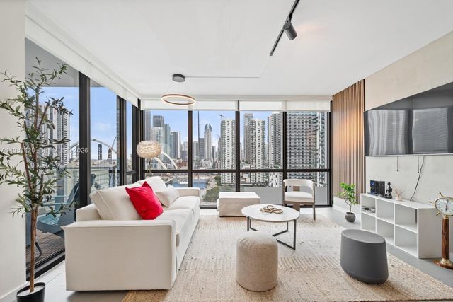 1600 NE 1st Ave 1406, Miami, FL 33132