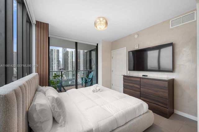 1600 NE 1st Ave 1406, Miami, FL 33132