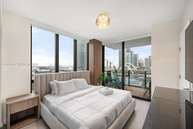 1600 NE 1st Ave 1406, Miami, FL 33132