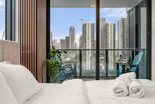 1600 NE 1st Ave 1406, Miami, FL 33132