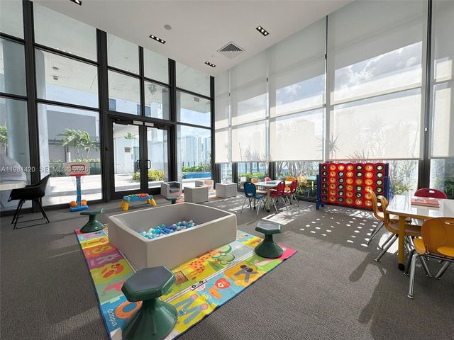 1600 NE 1st Ave 1406, Miami, FL 33132