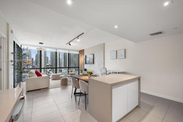 1600 NE 1st Ave 1406, Miami, FL 33132