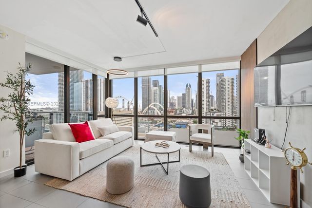 1600 NE 1st Ave 1406, Miami, FL 33132