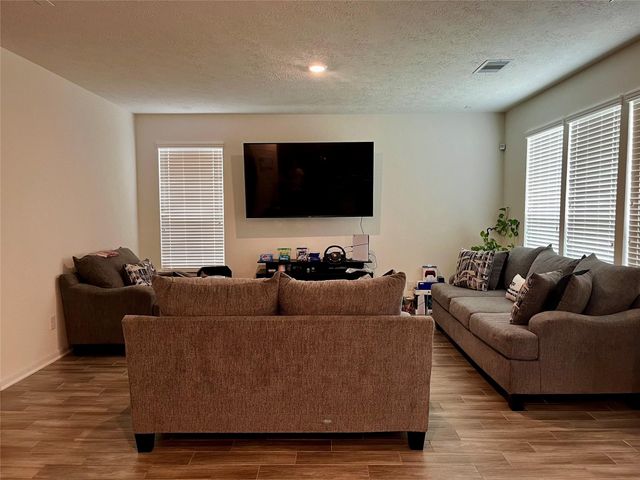 4118 Mossy Banks Lane, Houston, TX 77068