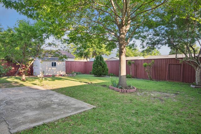 1109 Loving Trail, Grand Prairie, TX 75052