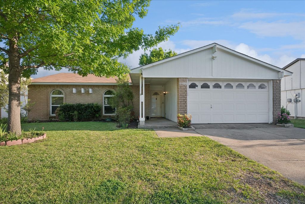 1109 Loving Trail, Grand Prairie, TX 75052