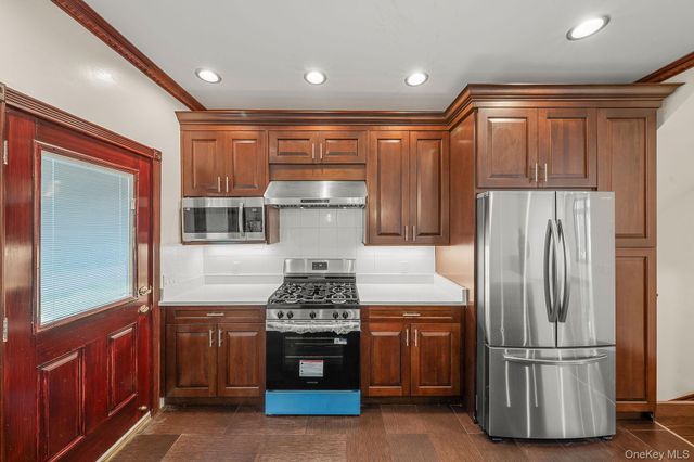 300 Ellen Place, Jericho, NY 11753