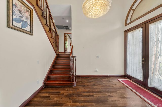 300 Ellen Place, Jericho, NY 11753