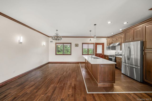 300 Ellen Place, Jericho, NY 11753