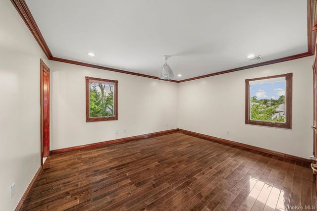 300 Ellen Place, Jericho, NY 11753