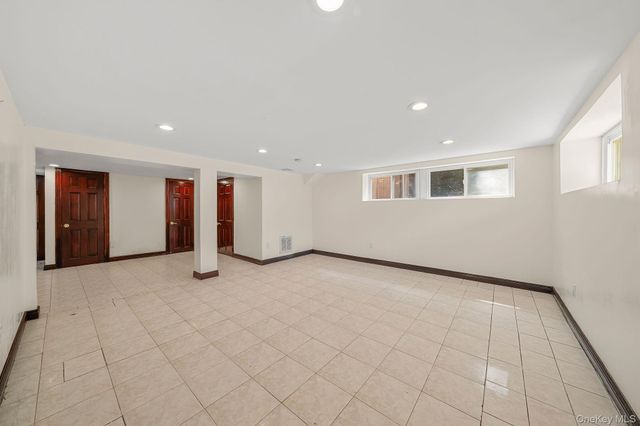 300 Ellen Place, Jericho, NY 11753