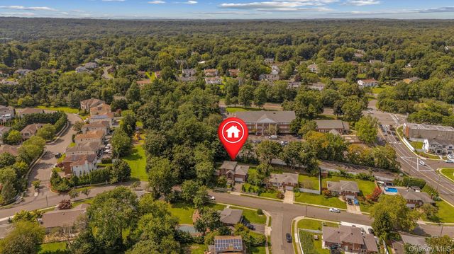 300 Ellen Place, Jericho, NY 11753