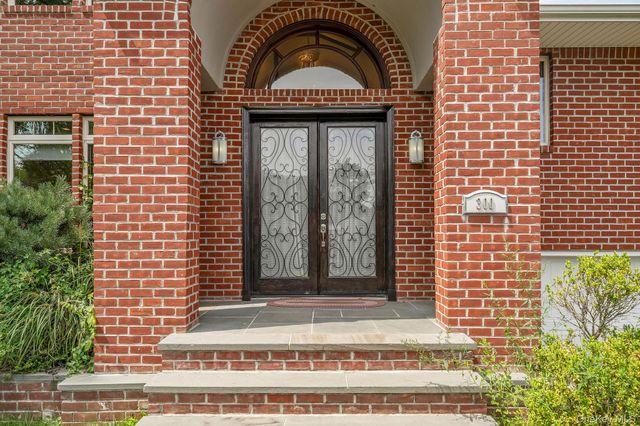 300 Ellen Place, Jericho, NY 11753