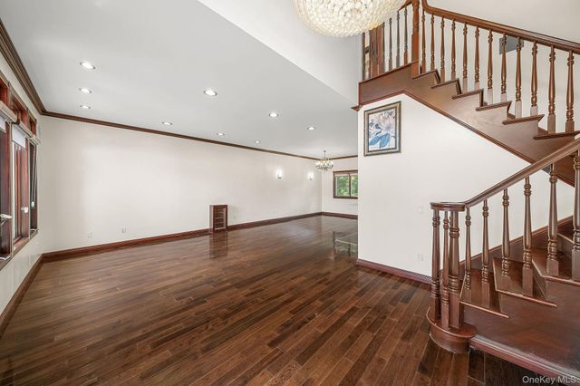 300 Ellen Place, Jericho, NY 11753