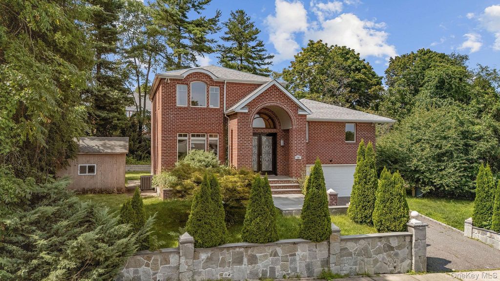 300 Ellen Place, Jericho, NY 11753 — photo 3