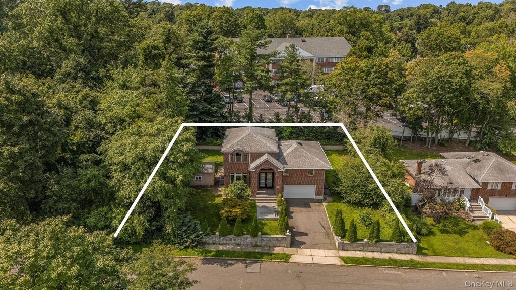 300 Ellen Place, Jericho, NY 11753 — photo 4