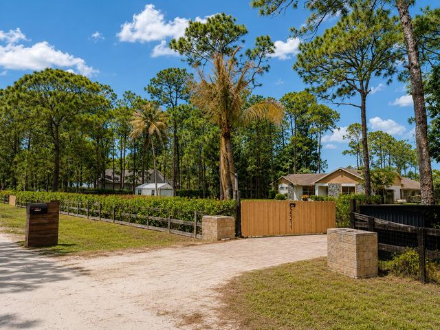 15211 60th Place N, The Acreage, FL 33470