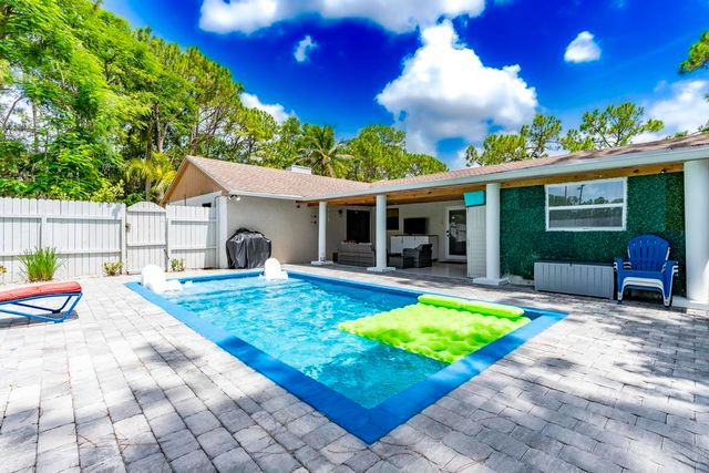 15211 60th Place N, The Acreage, FL 33470