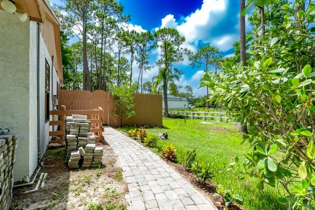 15211 60th Place N, The Acreage, FL 33470