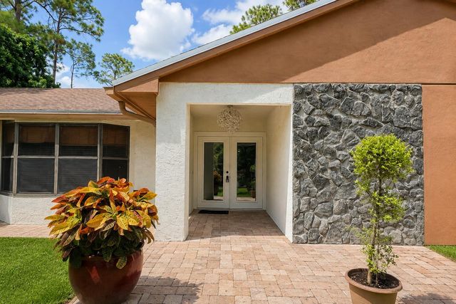 15211 60th Place N, The Acreage, FL 33470