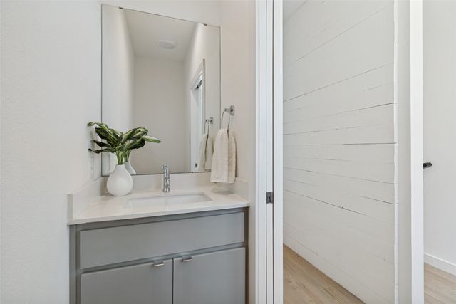 1430 Grigsby Avenue 104, Dallas, TX 75204