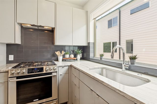 1430 Grigsby Avenue 104, Dallas, TX 75204