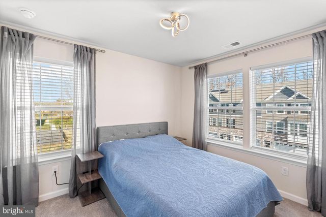 35 SISTERS FARMSTEAD DR, Mount Laurel, NJ 08054