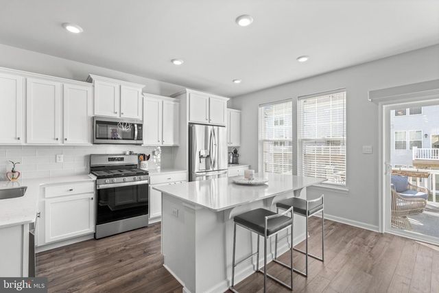 35 SISTERS FARMSTEAD DR, Mount Laurel, NJ 08054