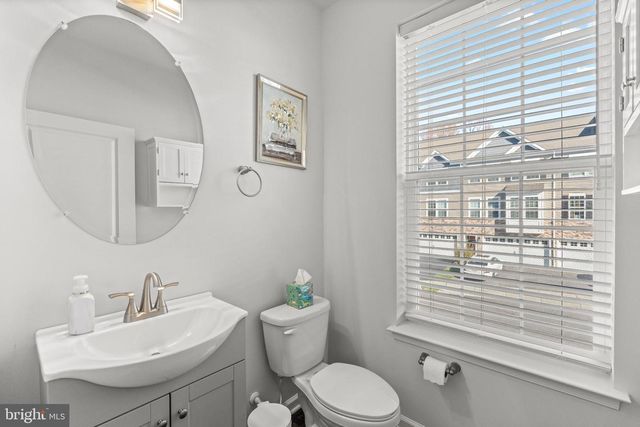 35 SISTERS FARMSTEAD DR, Mount Laurel, NJ 08054