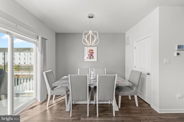 35 SISTERS FARMSTEAD DR, Mount Laurel, NJ 08054