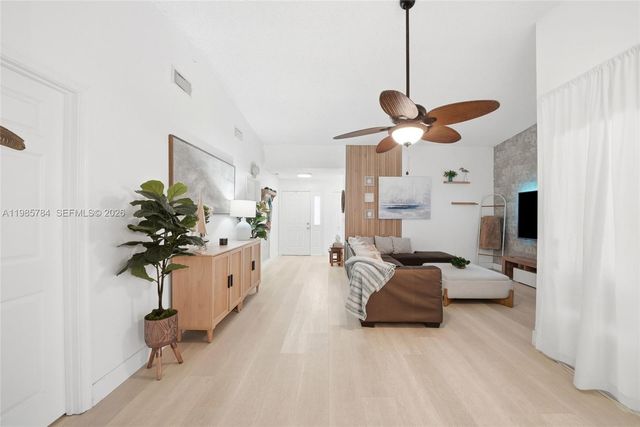 677 SE 22nd Dr, Homestead, FL 33033