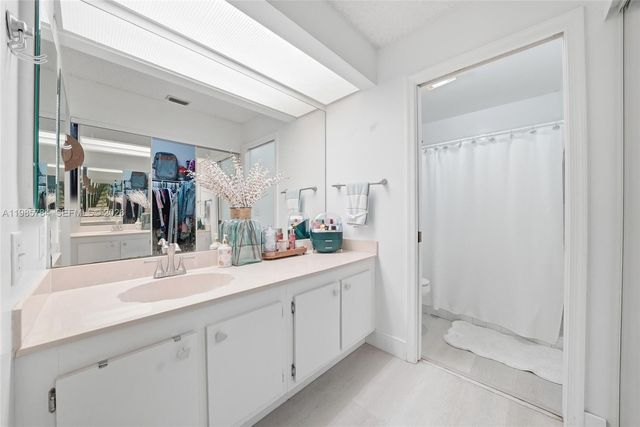 677 SE 22nd Dr, Homestead, FL 33033