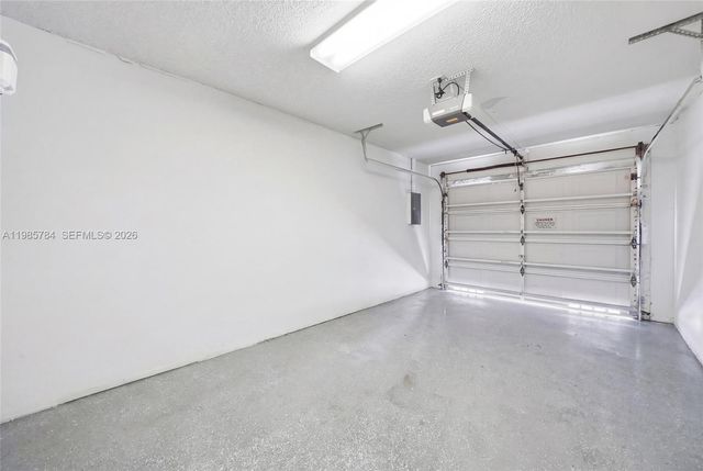 677 SE 22nd Dr, Homestead, FL 33033