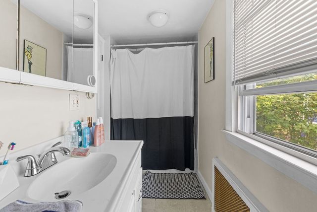 107 Franklin Street, Bristol, RI 02809