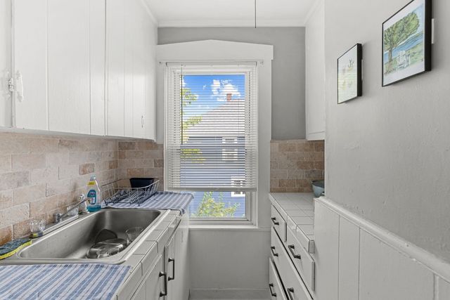 107 Franklin Street, Bristol, RI 02809