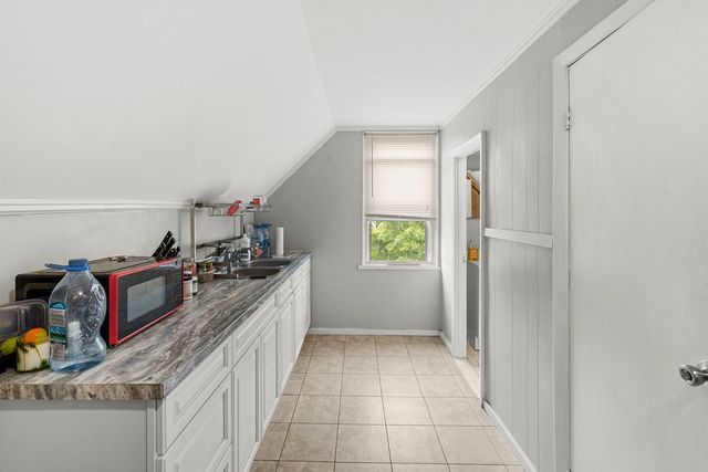 107 Franklin Street, Bristol, RI 02809