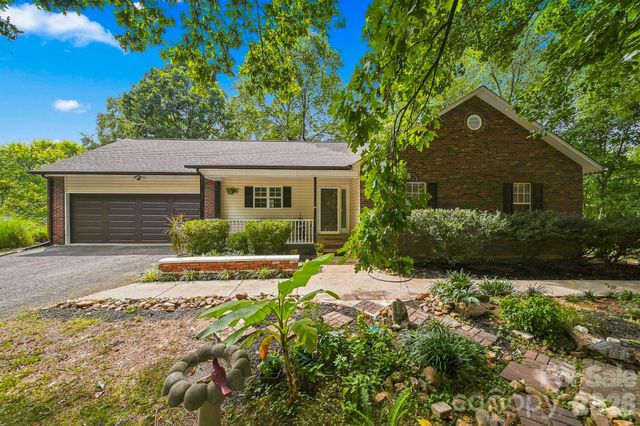 220 5th Street NE, Conover, NC 28613