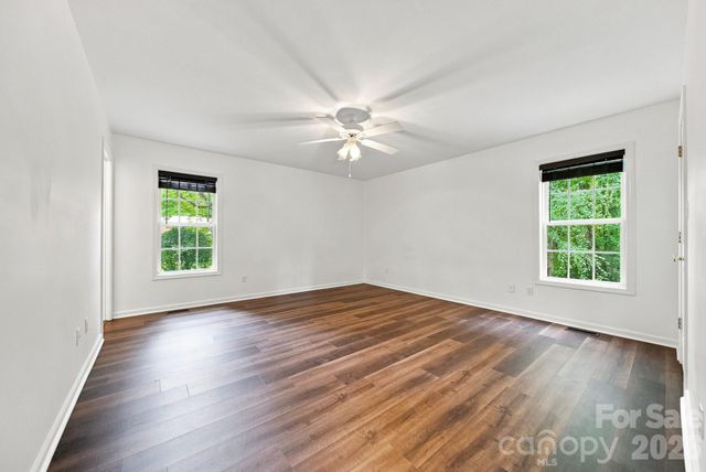 220 5th Street NE, Conover, NC 28613