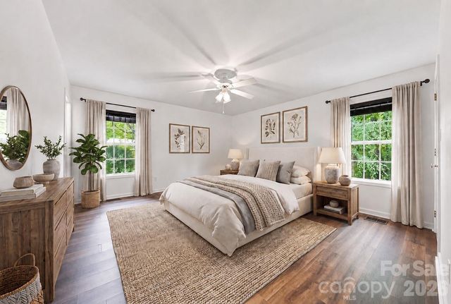 220 5th Street NE, Conover, NC 28613