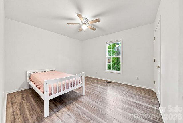 220 5th Street NE, Conover, NC 28613