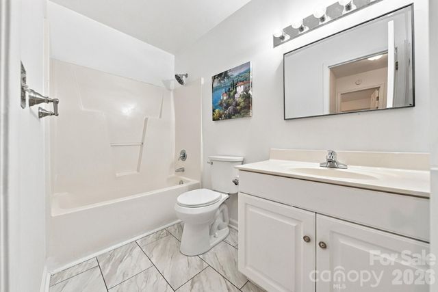 220 5th Street NE, Conover, NC 28613
