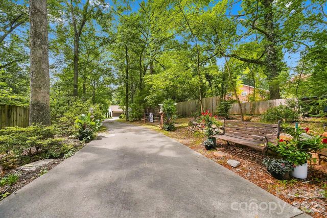 220 5th Street NE, Conover, NC 28613