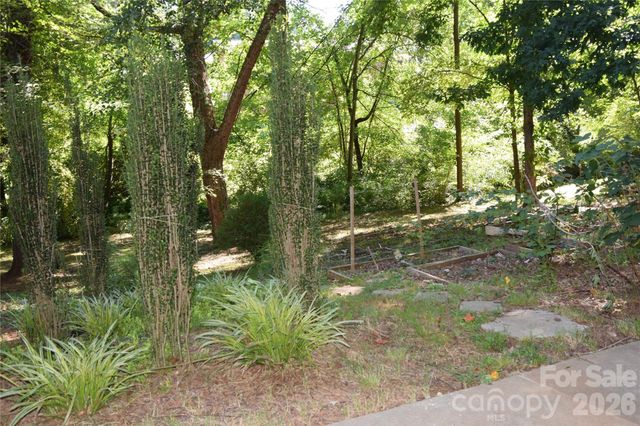 220 5th Street NE, Conover, NC 28613